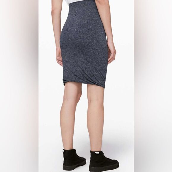 Lululemon Navy Blue Heather Boulevard Bliss Stretchy Bodycon Ruched Skirt - Picture 1 of 11